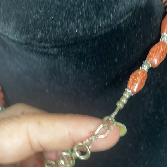 Vintage Summer necklace, sparkly brown Medallion, Pendant, Large & Small Beads - Picture 5 of 11